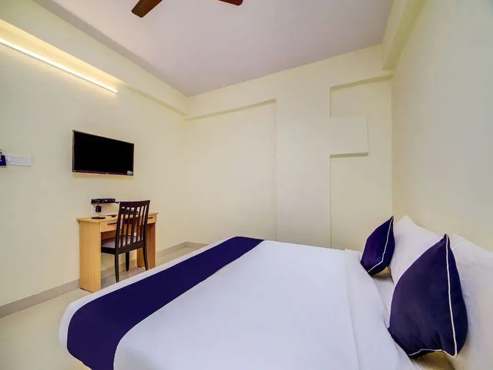 SilverKey Executive Stays 19907 Hafeezpet