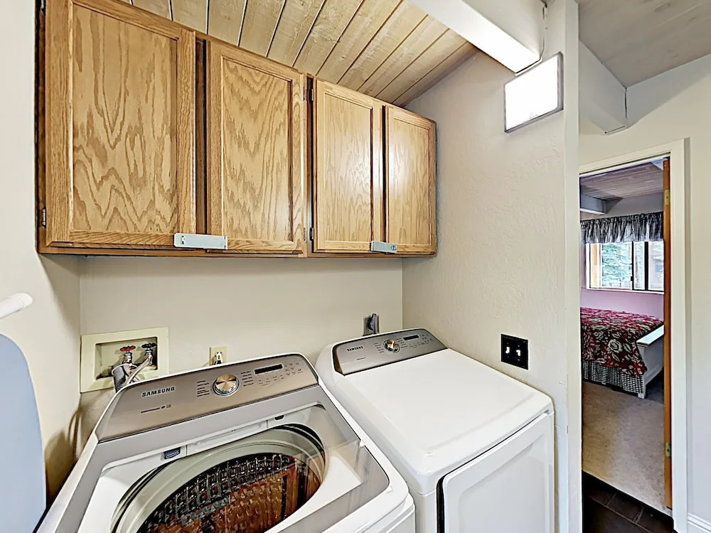 New Listing! Modern W/ Pool & Private Garage 4 Bedroom Home