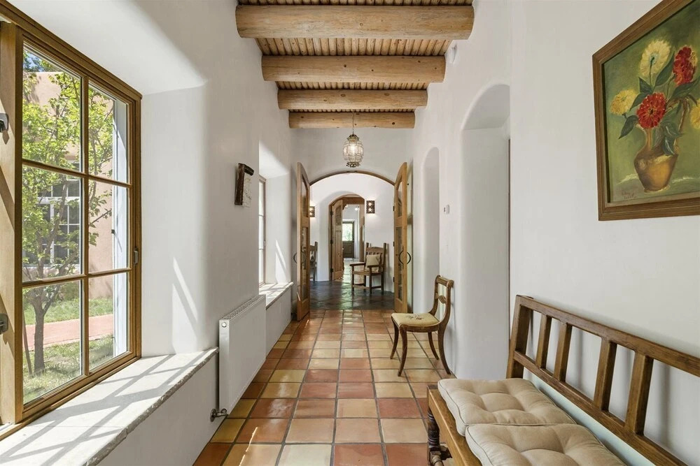 El Torreon - Exclusive Luxury Home, Nestled Next to Water and Trees