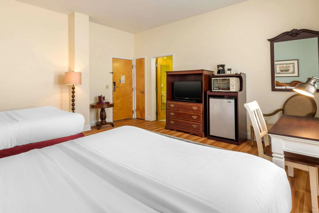 The Carriage House Inn Newport