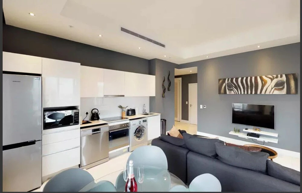 CBD Luxury Apartment