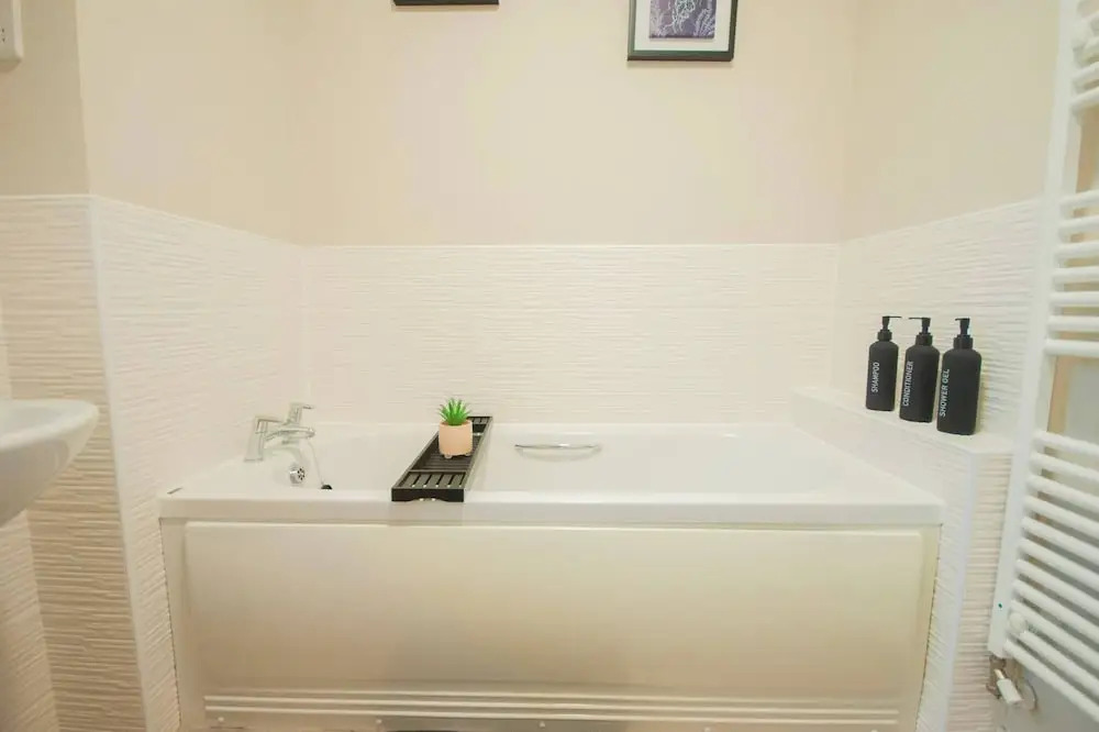 Luxe 3BR - 8 Min to Town Centre - Bradgate Park & Leicester - Parking - Garden