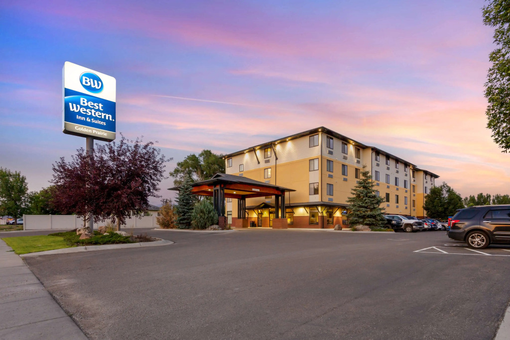 Best Western Golden Prairie Inn and Suites