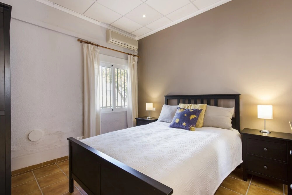 Remarkable 5-bed Villa in Fortuna
