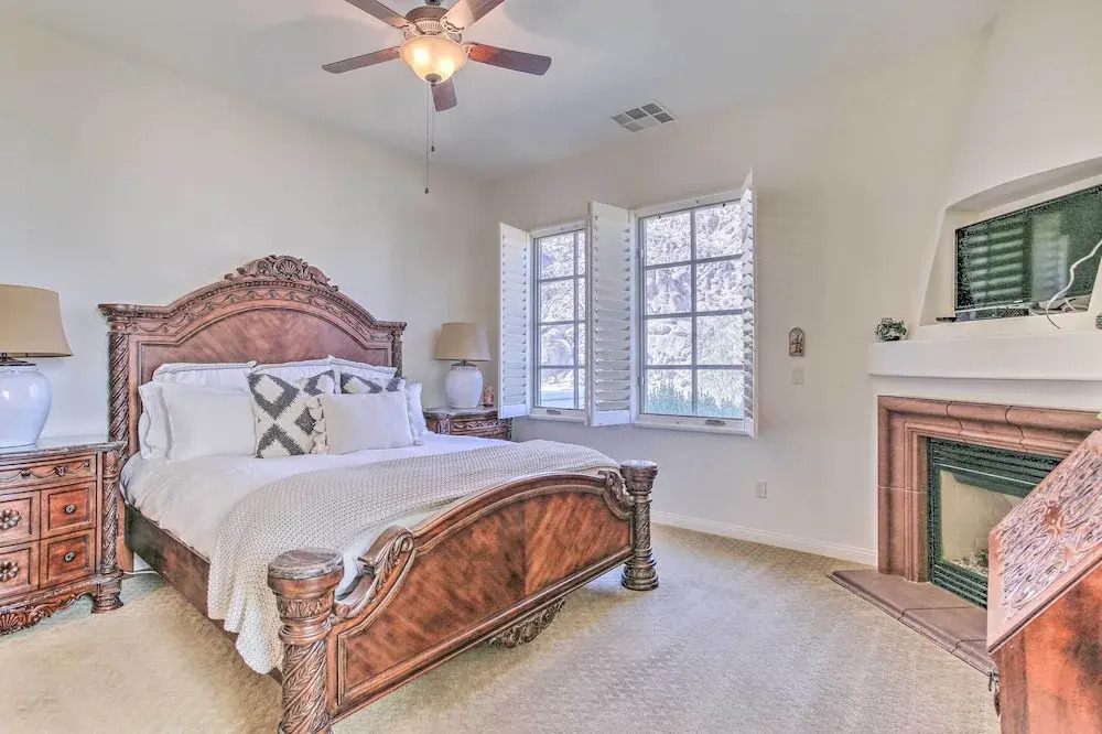 243460: 3BR Desert Retreat w/ Views + Pool Access