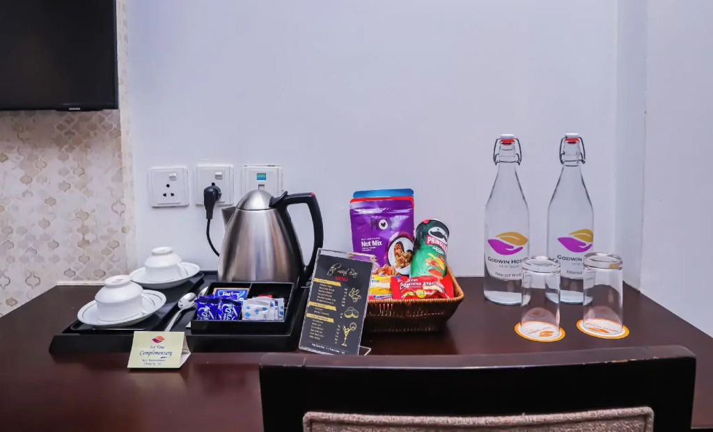 HOTEL GODWIN DELUXE NEAR CONNAUGHT PLACE Offers FREE AIRPORT PICKUP