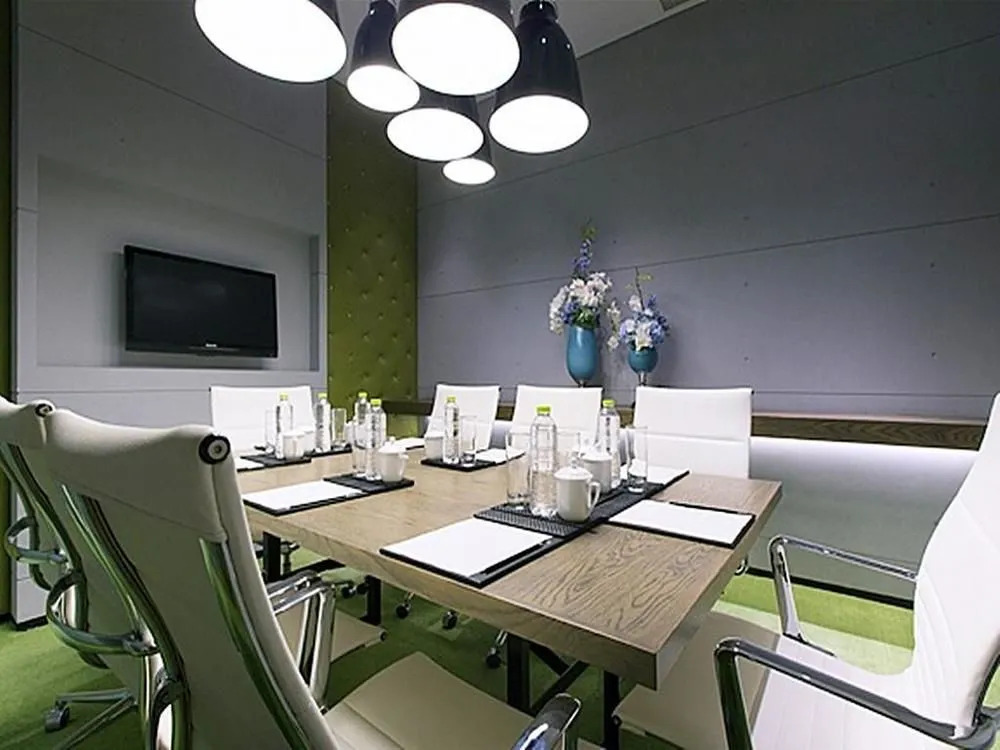 Cineaste Garden Hotel