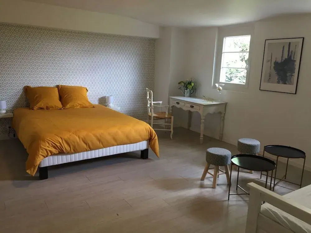 CHATEAU LA LOGE