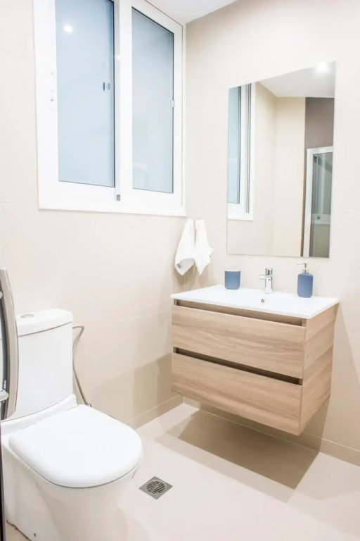 A24 Pristine & sunny suite near Plaka & Parthenon