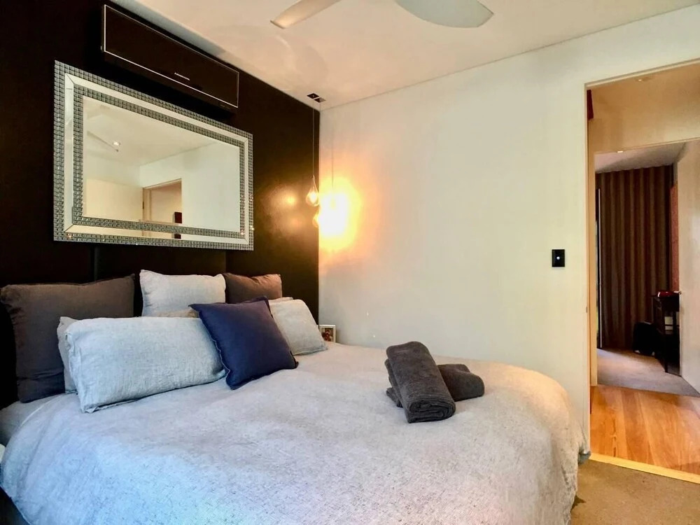 3 Storey Home Close Walk To Fox Studios SCG & City