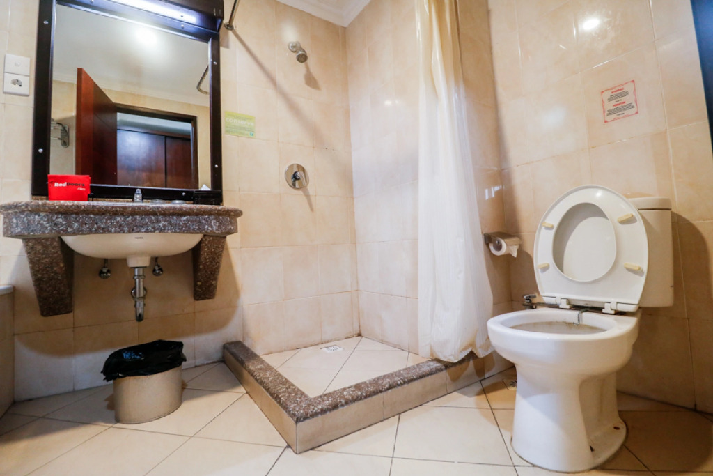 Reddoorz Premium @ Bukit Damai Indah