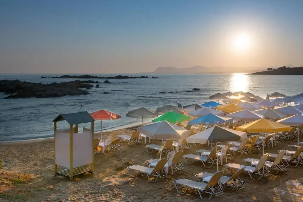 Seafalios-Beach Front Apt