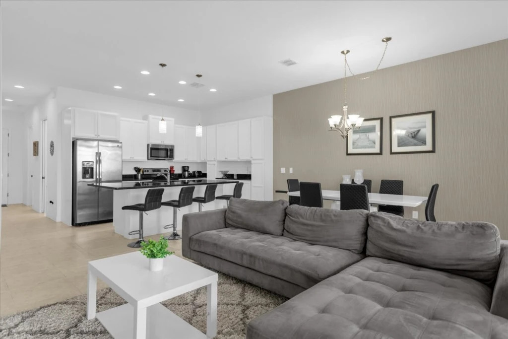 4 Bd 3 Ba The Enclaves At Festival 232 Cd