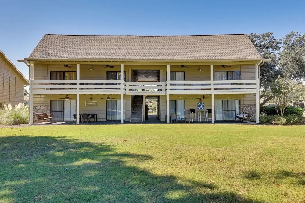 Miramar Beach Condo w/ Pool Access: Walk to Beach!