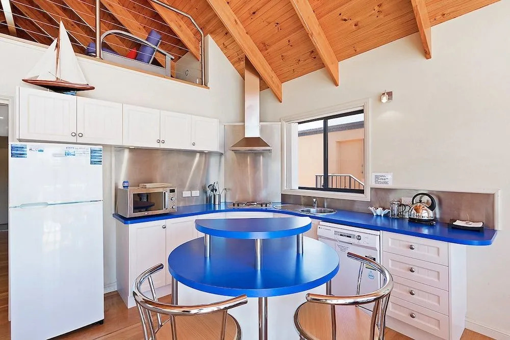 Snug Cove Villas