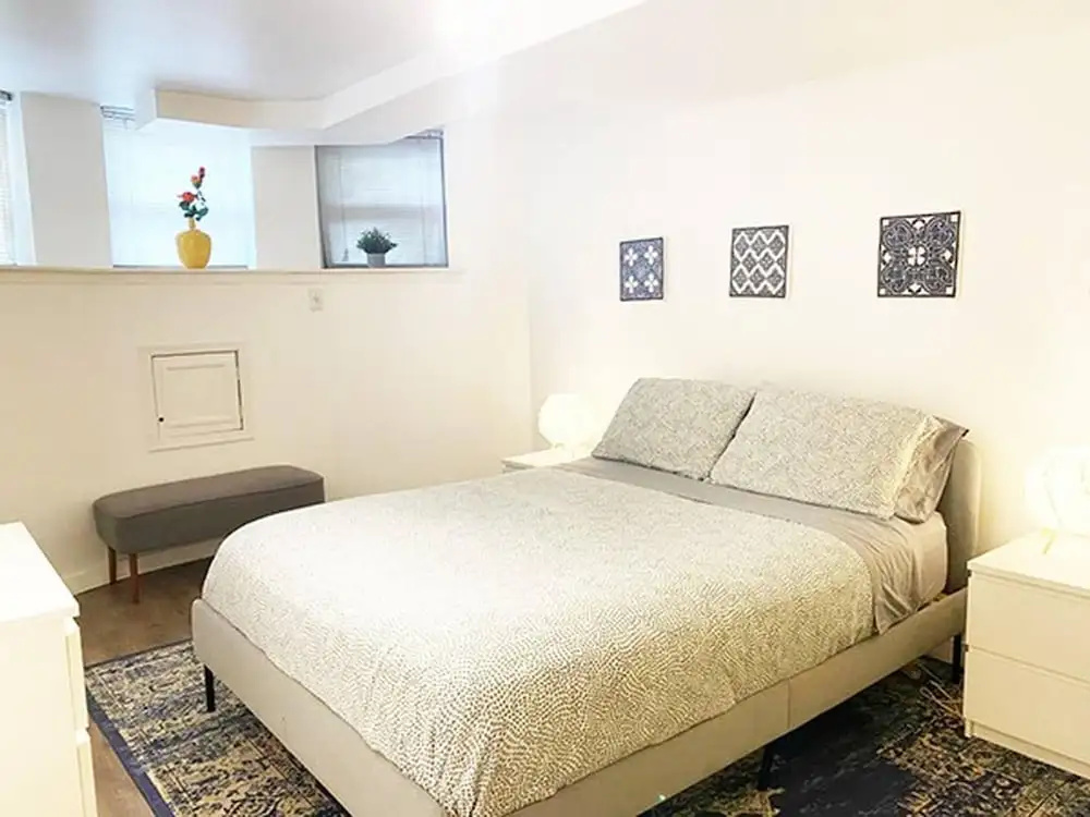 Fun and Simple 1 Bedroom Unit