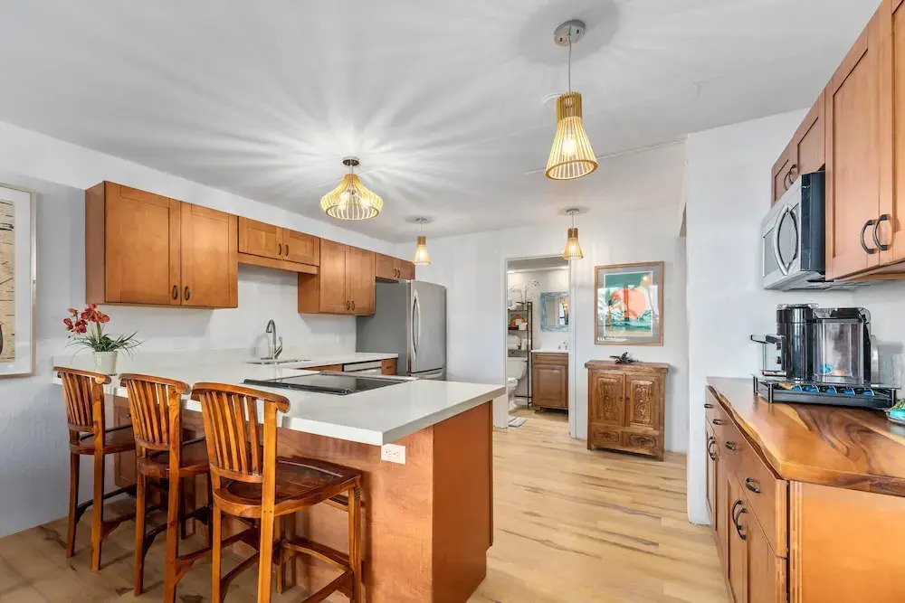 Cozy Hawaiian Unit! - Great Ocean View - Sleeps 4+ - Vrkcv