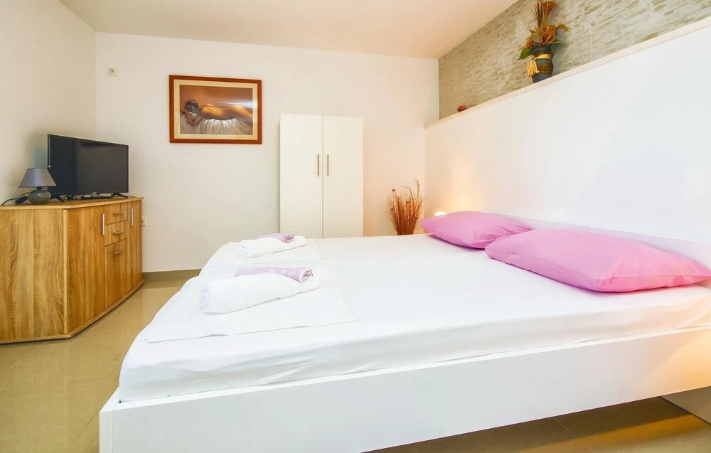 Beautiful Home in Mali Rat With Wifi and 0 Bedrooms