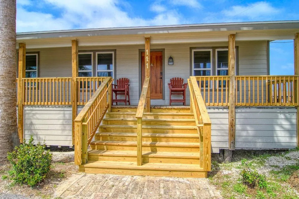 Flat's AB - 5 Br Cottage