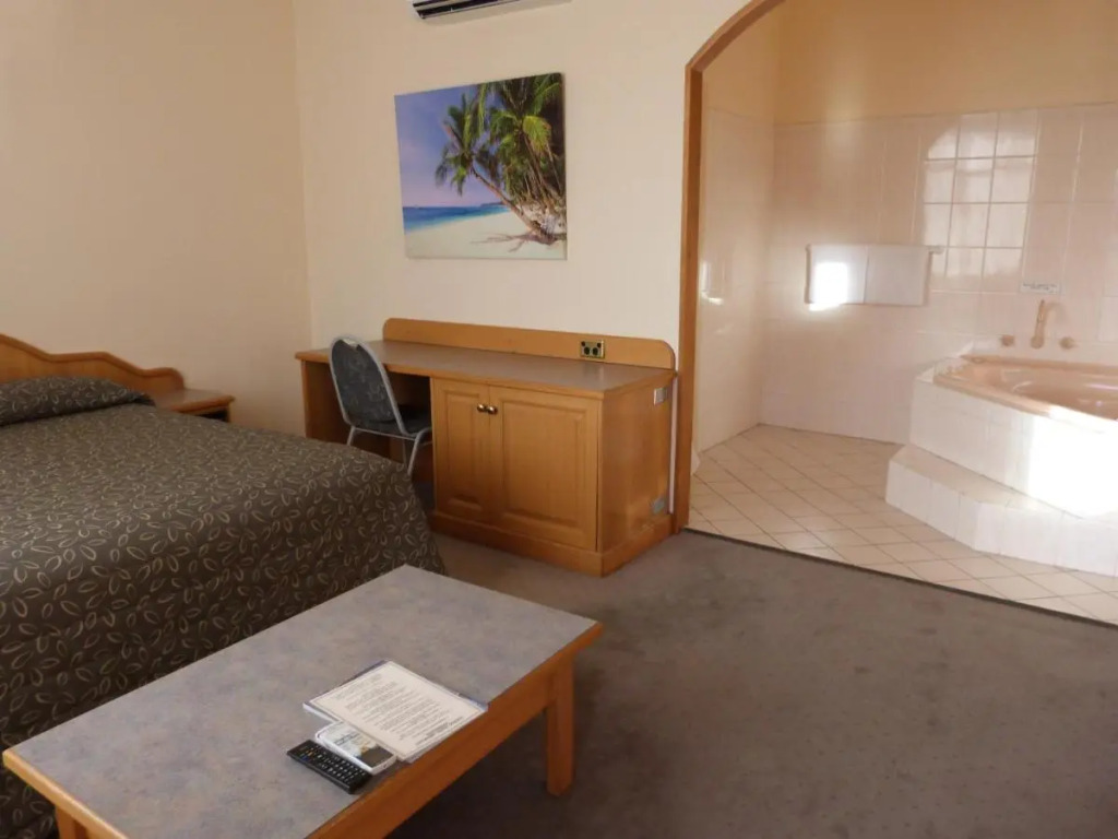 Glenelg Motel
