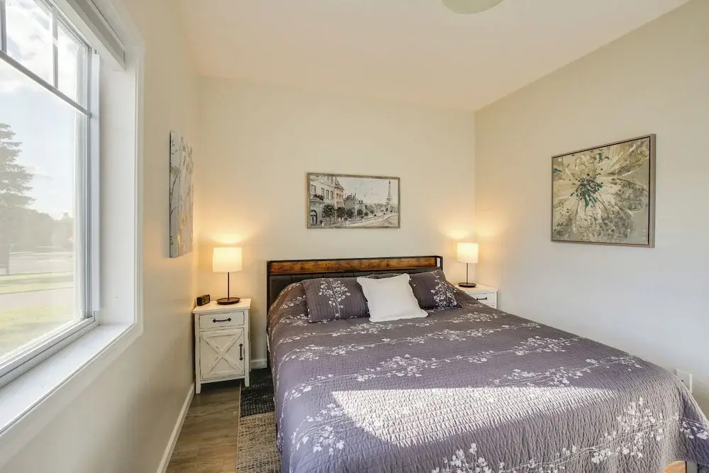 Mankato Getaway w/ Game Room & Salt Water Hot Tub!