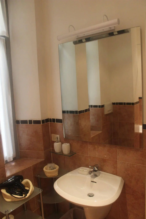 THREE APARTMENTS Via Roma