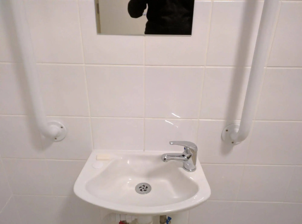 A to B Hotel