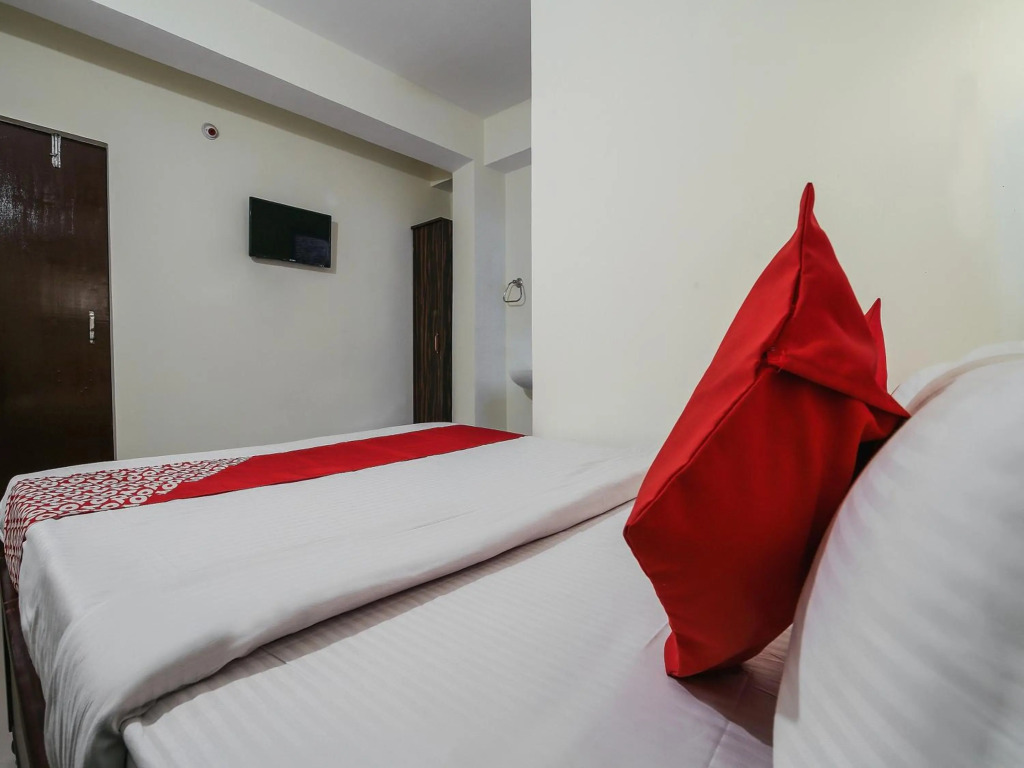 Flagship 70422 Hotel Lokenath