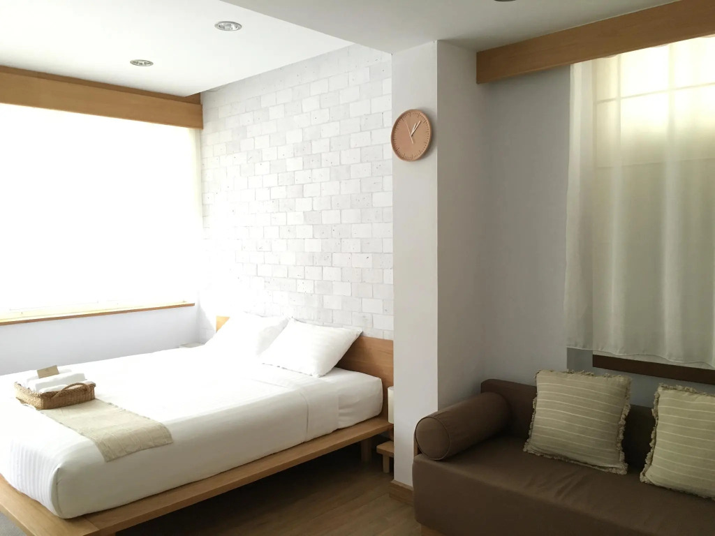 Eat Sleep Cafe & Bed