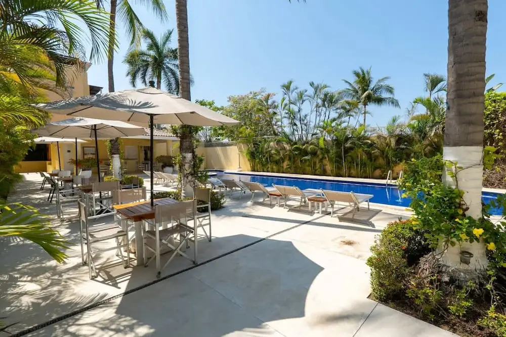 Sleeps 6 Views Beach 1 Block Gated