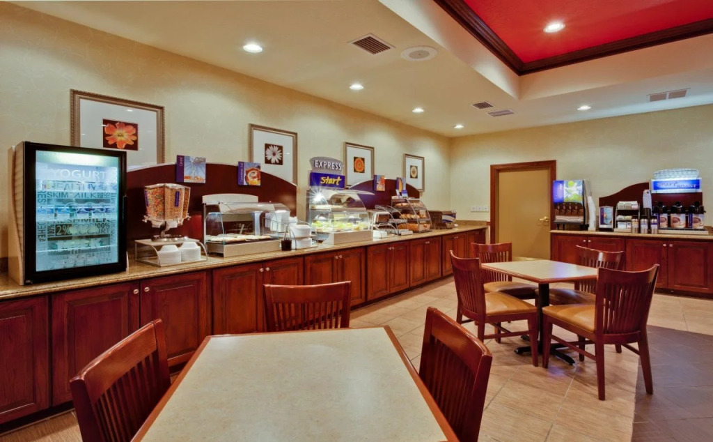Holiday Inn Express & Suites Lakeland North I-4 by IHG