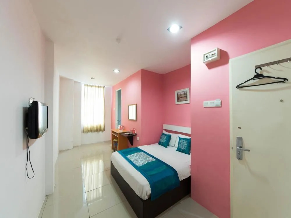OYO 162 FB Hotel