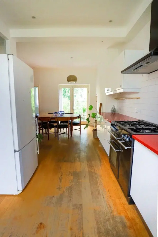 3 Bedroom House in De Beauvoir Town