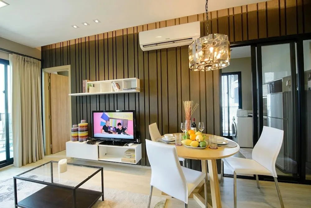 Near Rama 9 Intersection Apartment