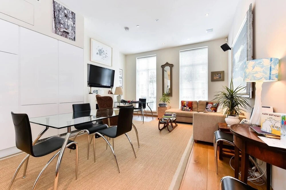 Elegant 3 bed apt With Rooftop Terrace in Pimlico