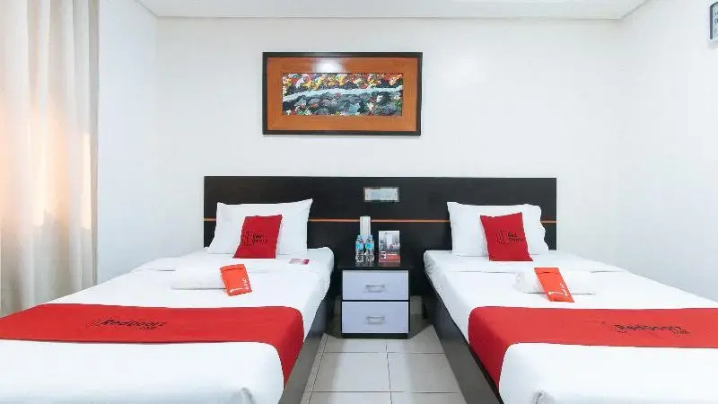 Reddoorz @ Greenview Hotel And Restobar Masbate