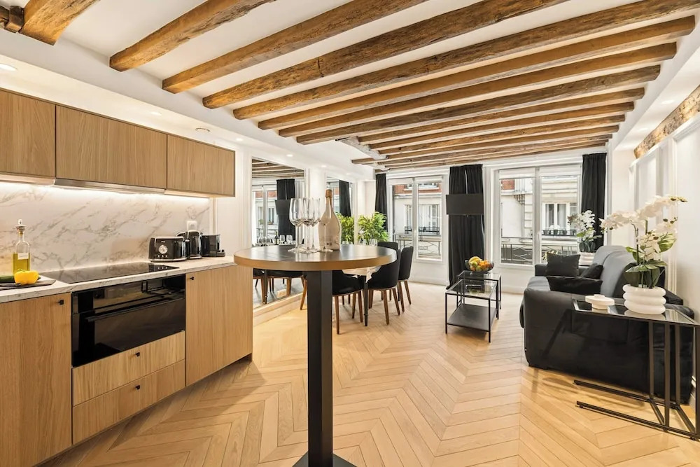 2bdr/5p Apartment au Centre de Paris in Downtown Paris