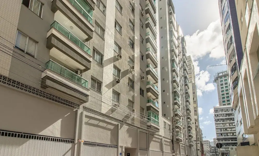 3BR Apt w/ Balcony 100m From Beach Evz0601