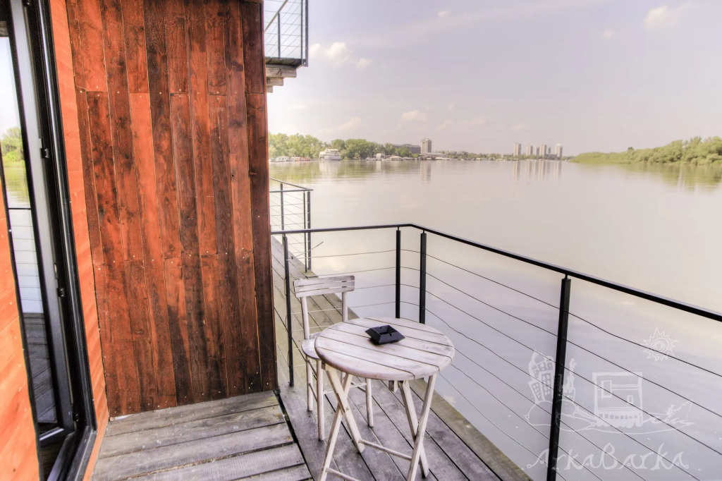 ArkaBarka Floating Hostel
