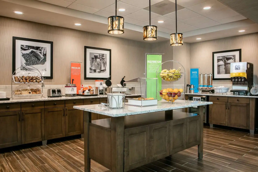 Hampton Inn & Suites Mason City, IA