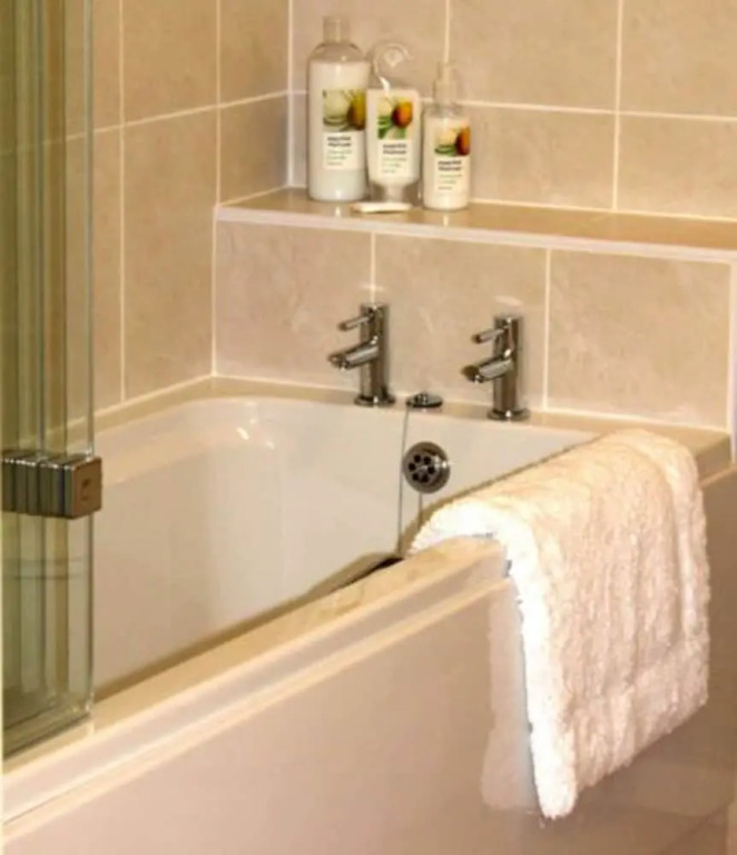 Cotswolds Valleys Accommodation Springfl