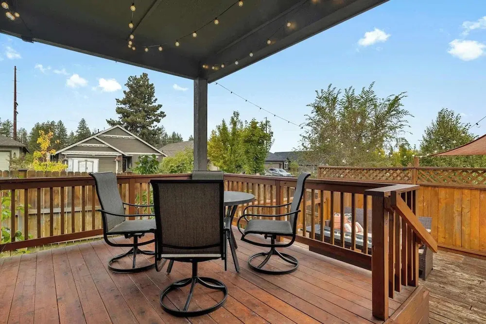 Hot-tub, Pet-friendly, 30 min to Mt Bachelor!
