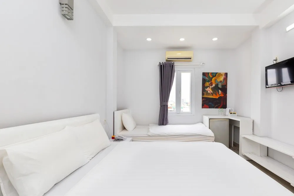 White Diamond PN Hotel