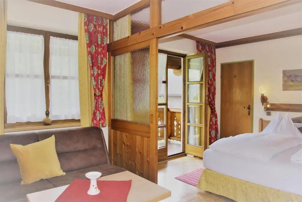 Bauernhofhotel "die Unterbergerin" - Zimmer mit Frühstück und Ferienwohnungen in Gastein mit GRATIS Thermeneintritt