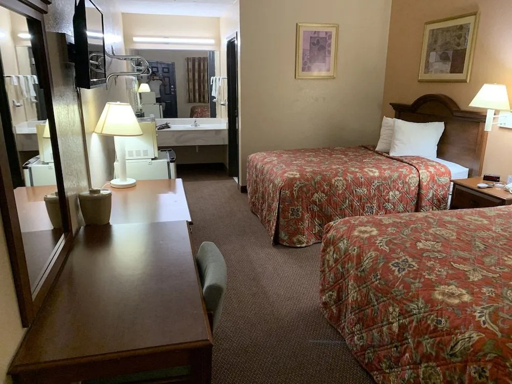 Owensville Inn