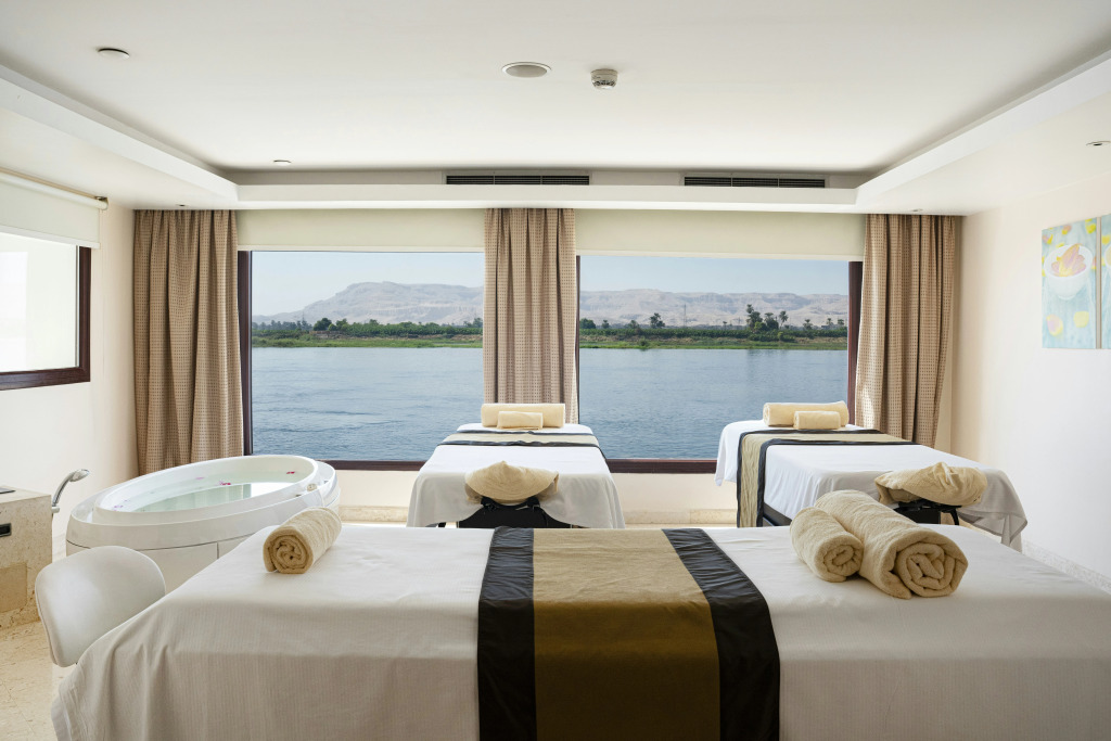 Hilton Luxor Resort & Spa