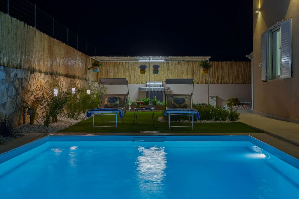 Villa Shamsi, heated pool and beach at 70 mt-Villa shamsi