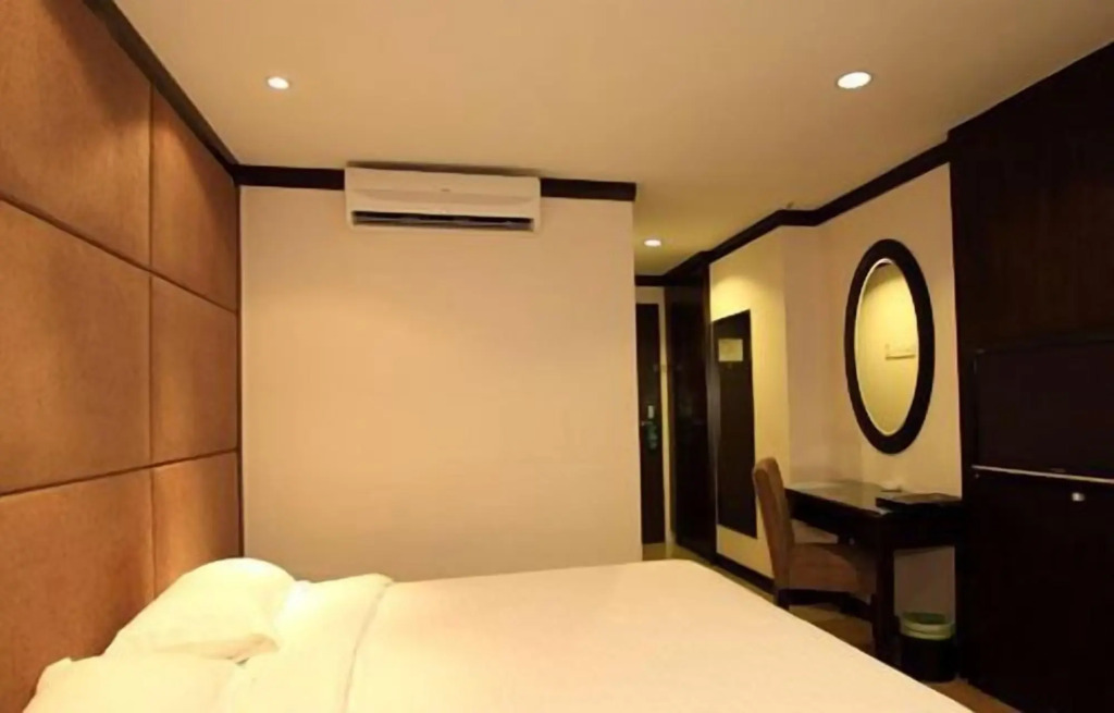 Country Hotel