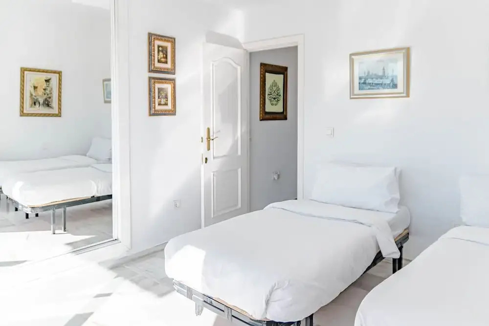 Rg325 - Great 2 Bed Apt, Close to Puerto Banus