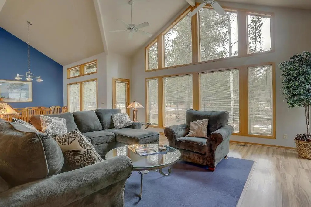 1 Colonial-Golf Course-5BR/6BA